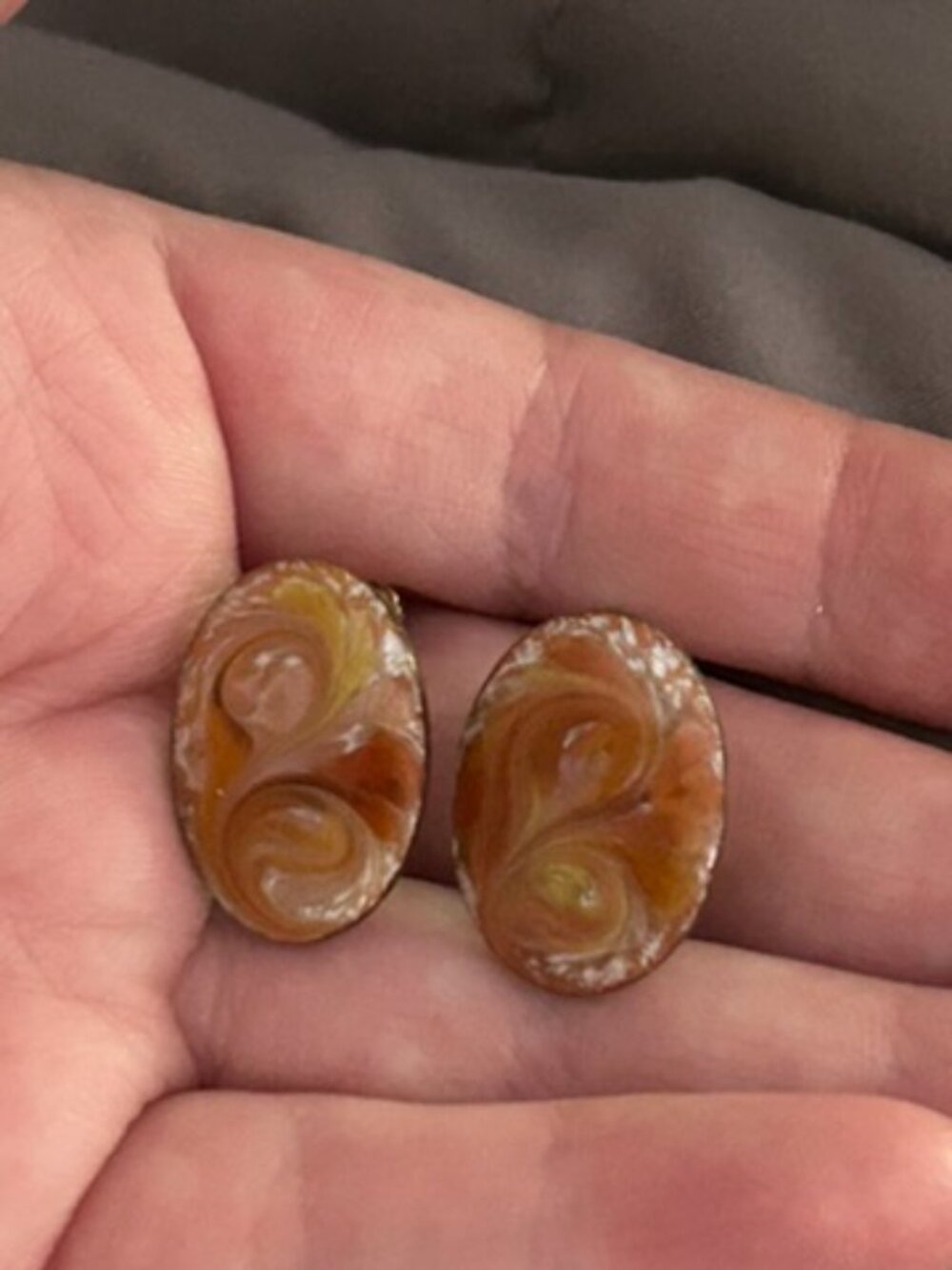 Vintage Avon Desert Sands Marbled Peach Agate Swirl Oval Clip-On Earrings